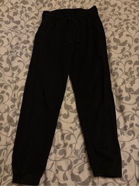 Aritzia/TNA Casual Jogger Pants - Comfortable Everyday Wear